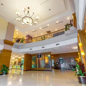 Hotel Crystal Crown